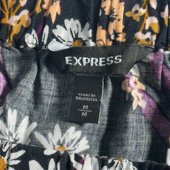 Express Womens Black Floral Romper Size M White Flowers Printed Boho Ruffle Chic - Picture 8 of 13